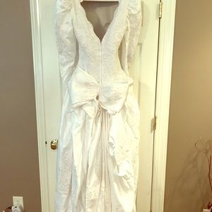 Gorgeous size 10 wedding dress