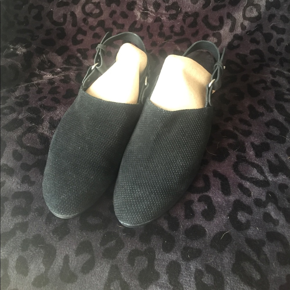 Aerosoles black sling backs