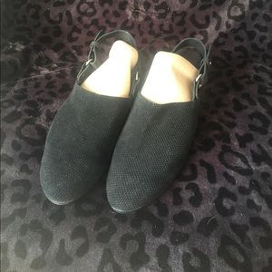 Aerosoles black sling backs