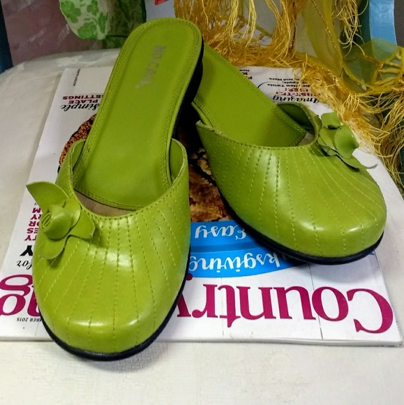 No Call Shoes - Awesome Apple Green Mules Slip-On Flats No Call Shoes - Awesome Apple Green Mules Slip-On Flats