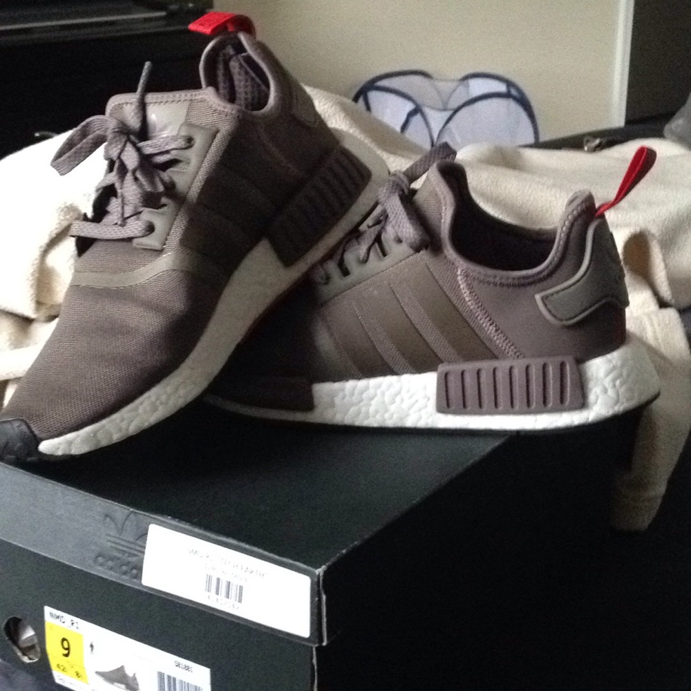Adidas NMD R1 " Tech Earth "