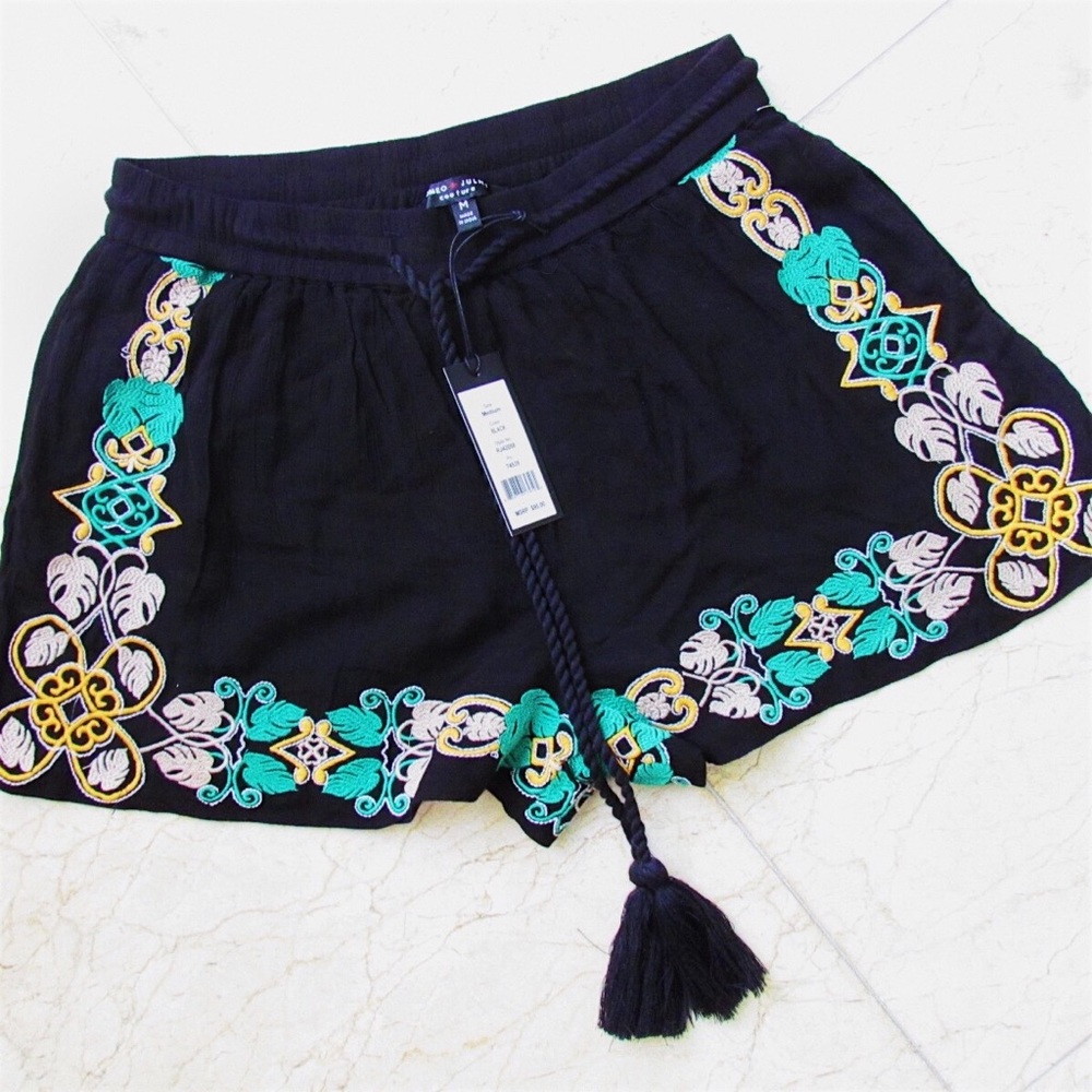 Romeo and Juliet Embroidered Shorts