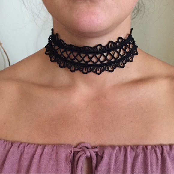 Sip-n-Sparkle- Choker Necklace. Black. One size - Picture 2 of 5