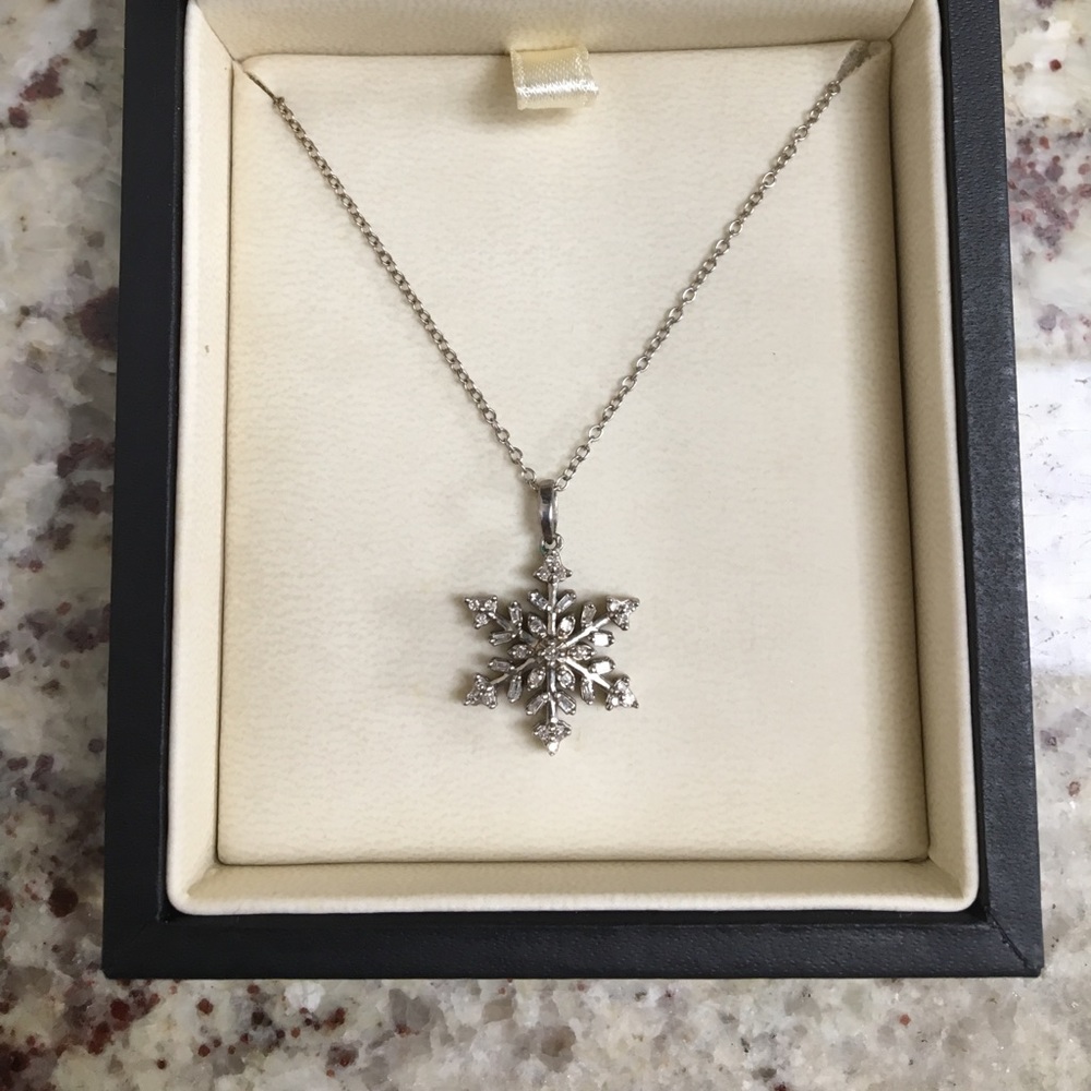 1/10 ct diamond snowflake necklace