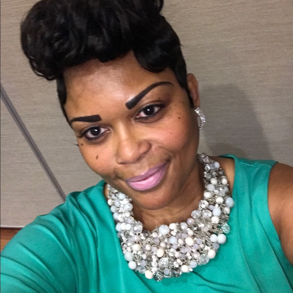 Meet your Posher, Jeannie