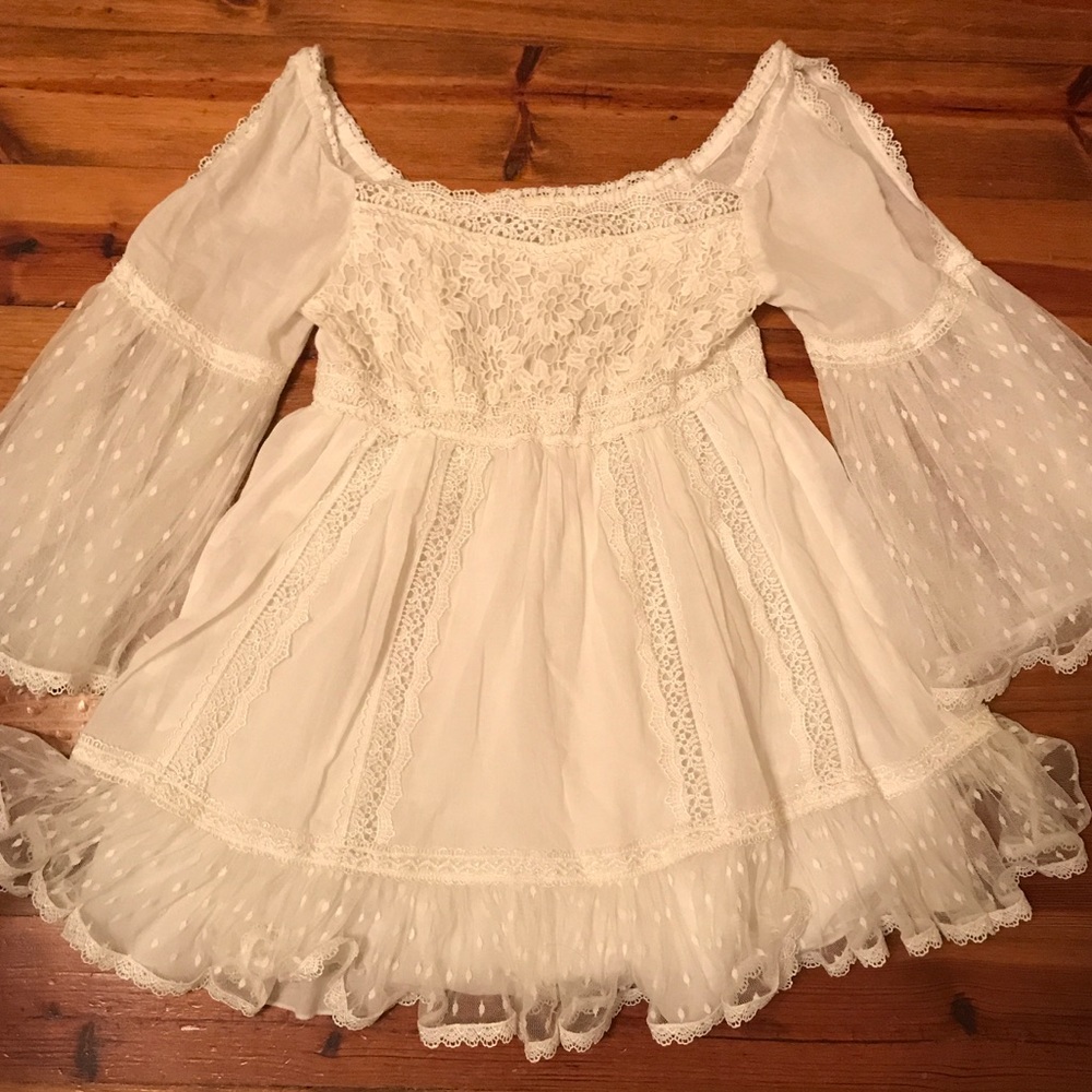Freeway White Lace Top with Bell Sleeve