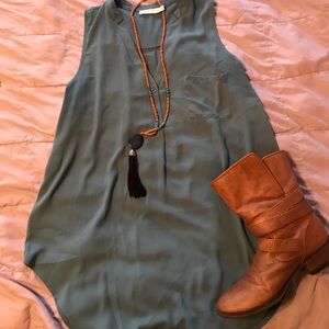 Pretty sleeveless tunic