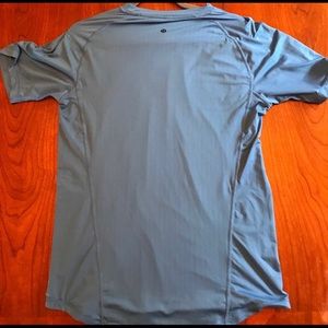 Lululemon vent style workout shirt