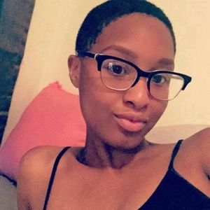 Meet your Posher, Aja