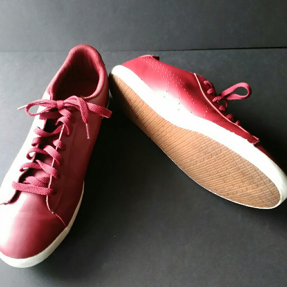 Puma - Picture 3 of 3