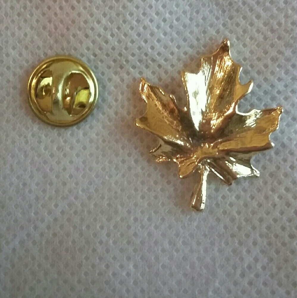 Gold Maple Leaf Brooch