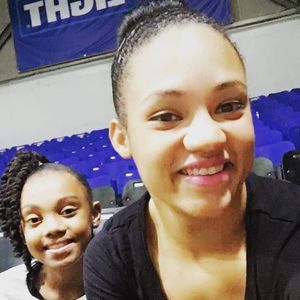 Meet your Posher, Kendra