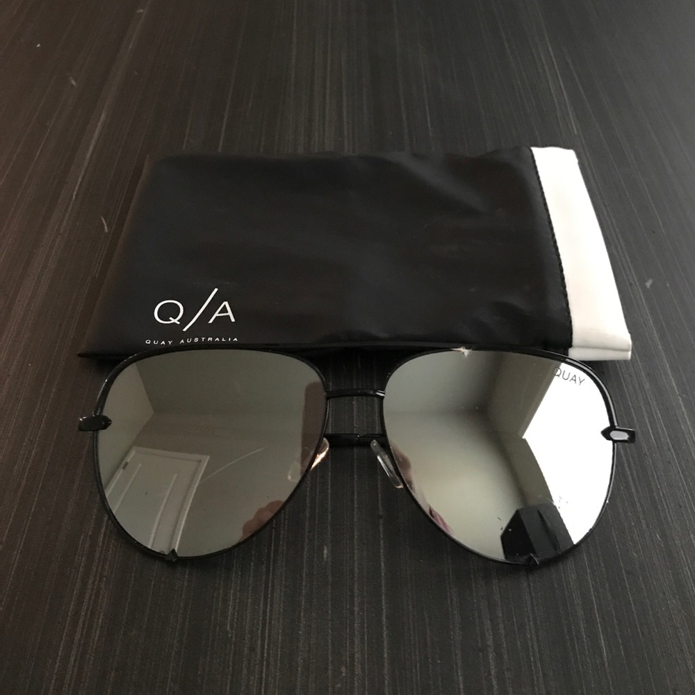 High Key QUAY black sunglasses Desi Perkins