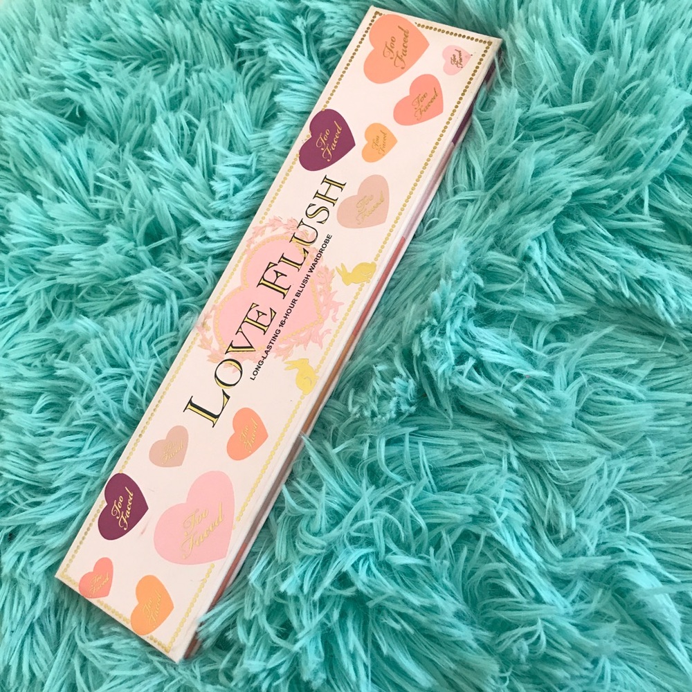 😊💕Toofaced Love Flush Blush Wardrobe.💕😊