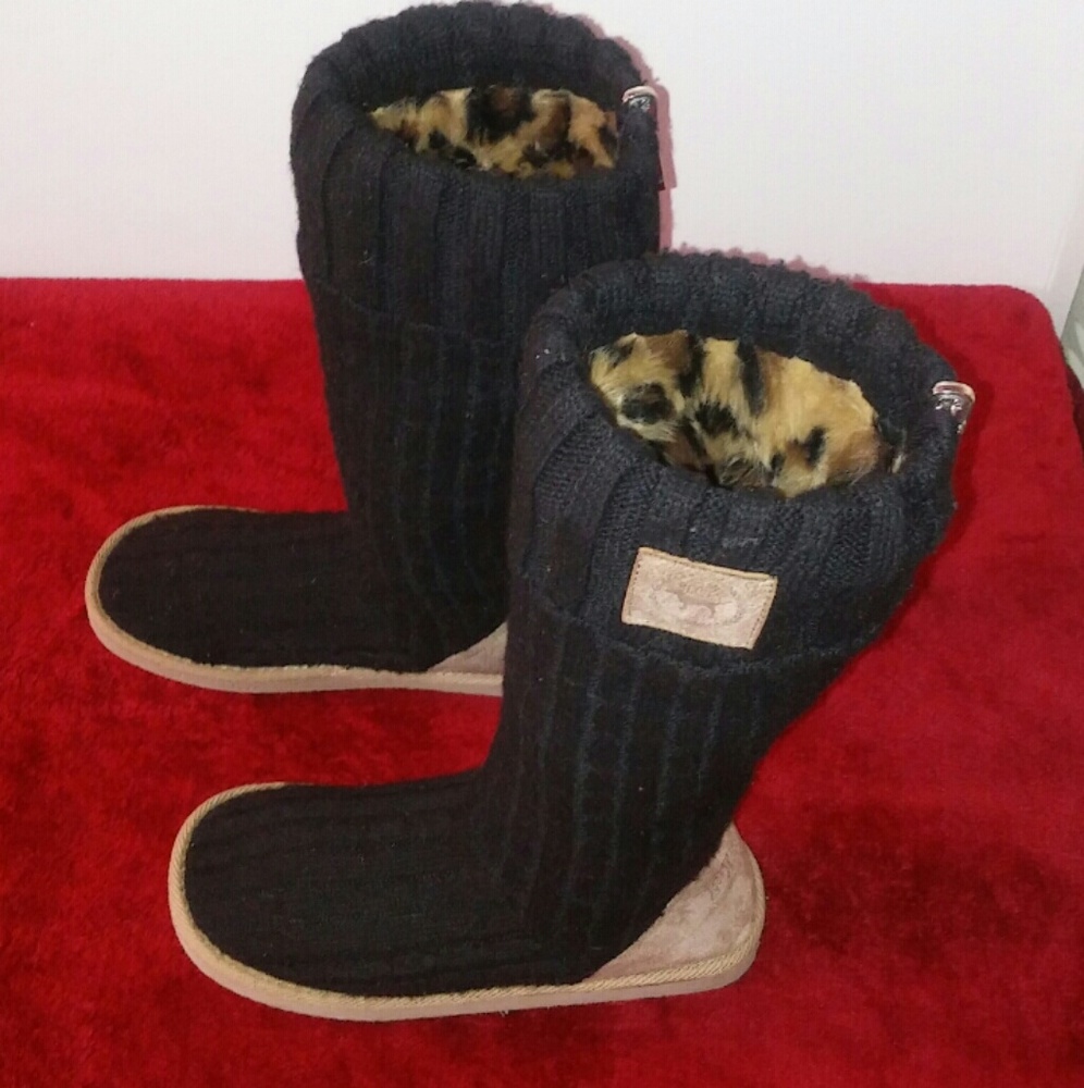 ***sold***Vs pink cheetah mukluk medium