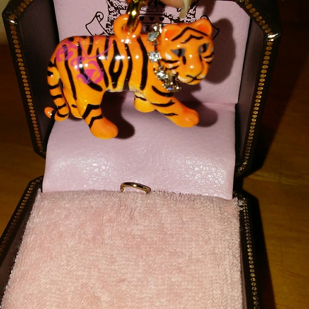 JUICY COUTURE 🐅 TIGER CHARM 🐅!!!! - Picture 2 of 8