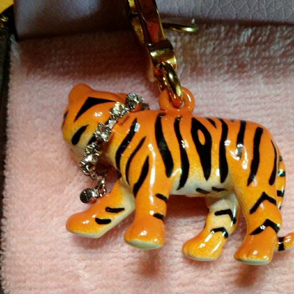 JUICY COUTURE 🐅 TIGER CHARM 🐅!!!! - Picture 3 of 8