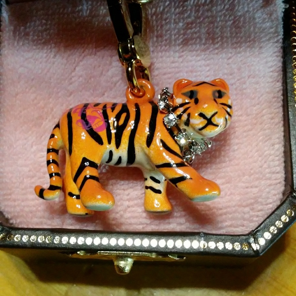 JUICY COUTURE 🐅 TIGER CHARM 🐅!!!! - Picture 8 of 8