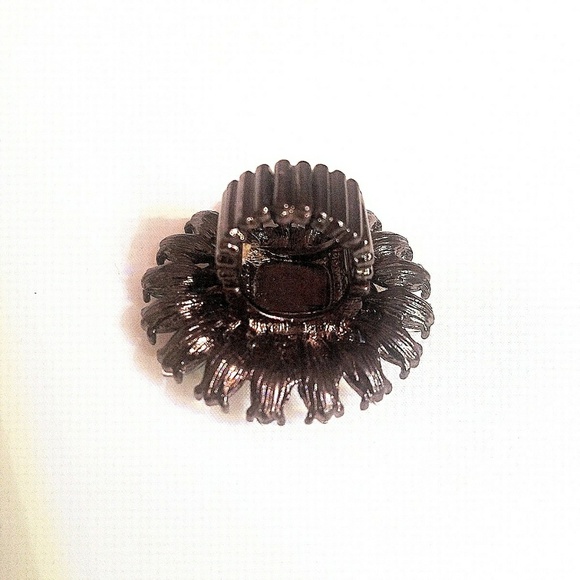 Large Rhinestone Medallion Blue And Turquoise Ring NWT - Picture 2 of 3