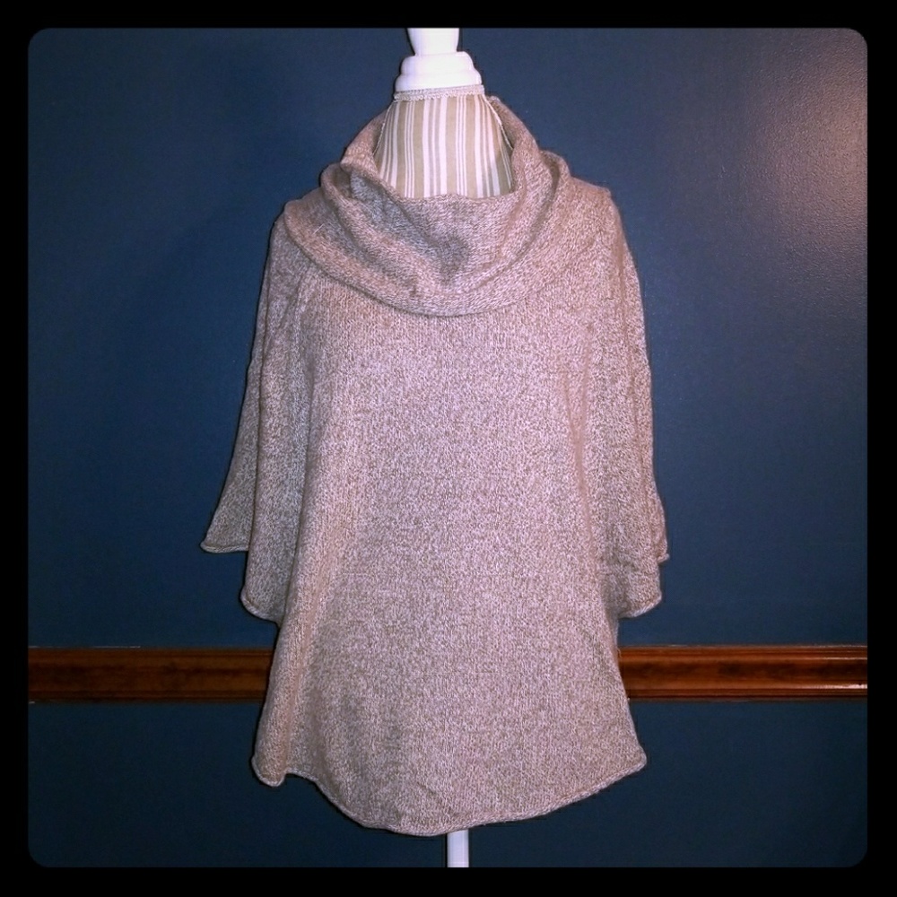 Gap Poncho