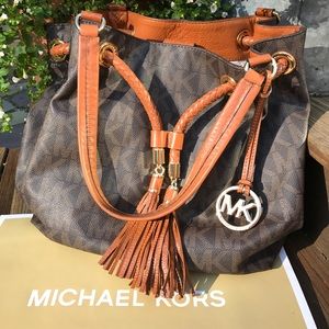 NWOT (OBO) Michael Kors Jet Set Tassel Shoulder