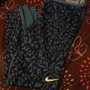Nike pro fro-fit leggings