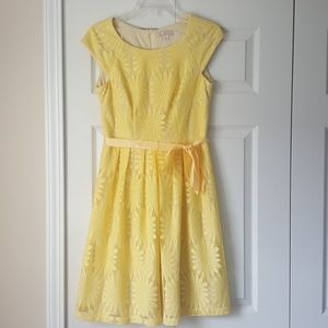 NWOT Dress Barn Yellow Daisy Dress