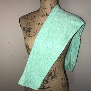 NWOT. Green lularoe leggings -TC