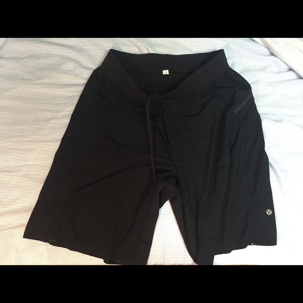 Men Lululemon Black shorts