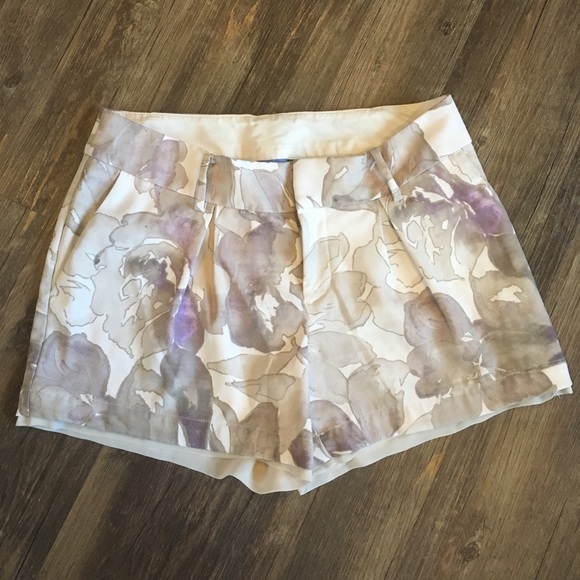 SimplyVera Vera Wang Floral Shorts | Sz 6 - Picture 1 of 2