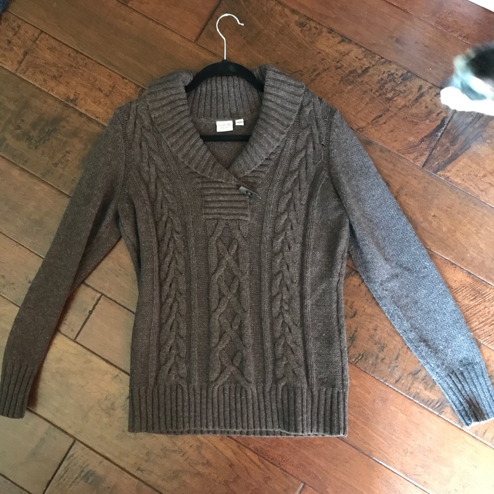 Esprit Cable Knit Sweater in Brown. Medium