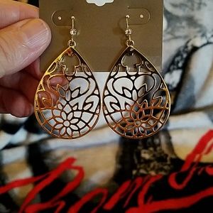NWT Fashion Earrings