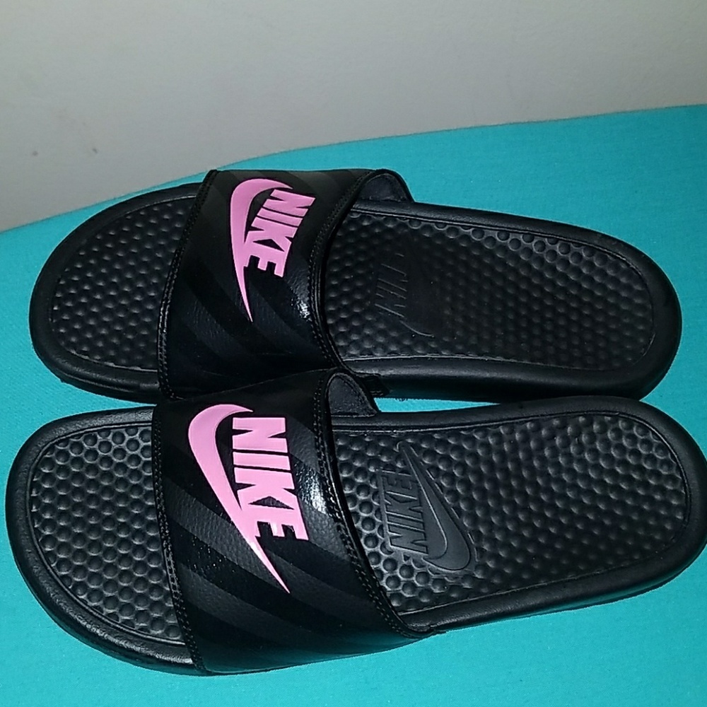 Nike Slide. Sz. 9