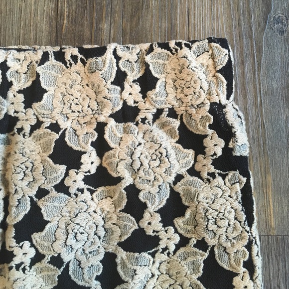 Floral Stitched Pencil Skirt | Sz M - Picture 2 of 3