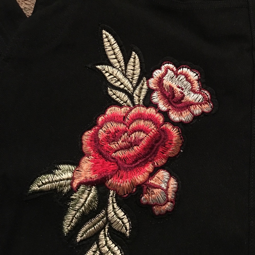 Too Cute Floral Embroidered Skinny Pants - Picture 3 of 4