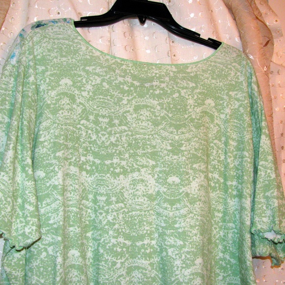 Basic Editions Woman Tops - (3/$23) Gorgeous Knit Shirt Basic Editions Woman Tops - (3/$23) Gorgeous Knit Shirt