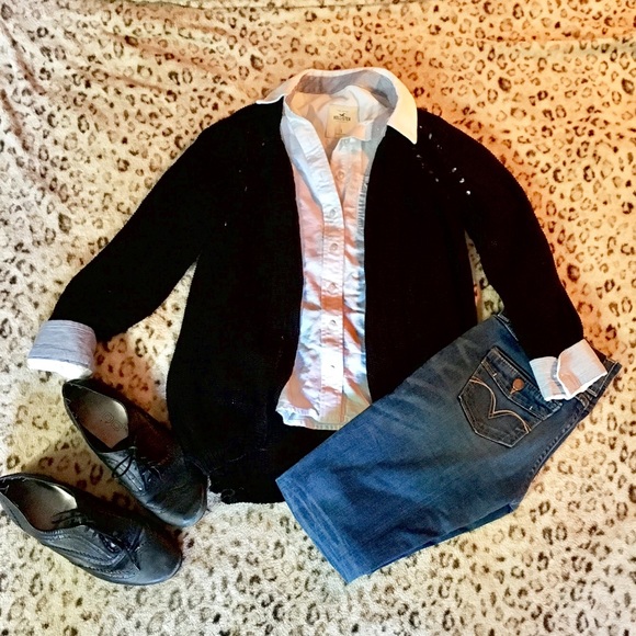 CLOSET CLOSING - Picture 2 of 7