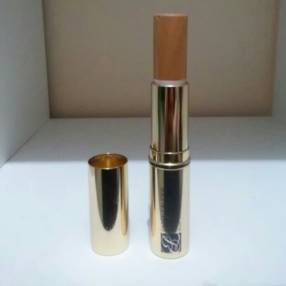 Estee Lauder Tender Blush sheer stick in 01pearl