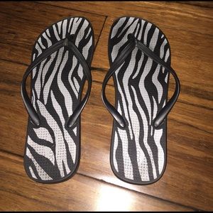 Zebra old navy flip flops