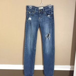 Girls Abercrombie distressed skinny jeans