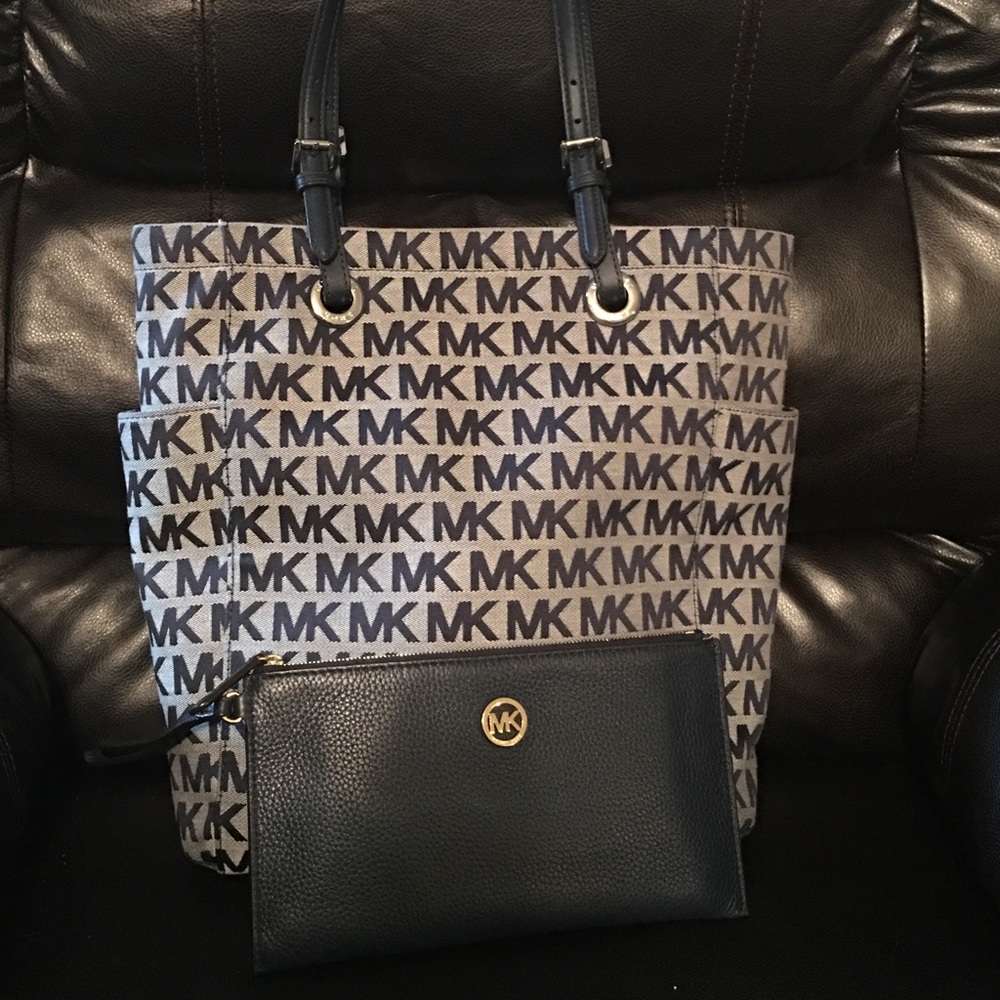 Michael Kors Purse & Wristlet