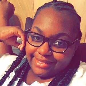 Meet your Posher, Alexia