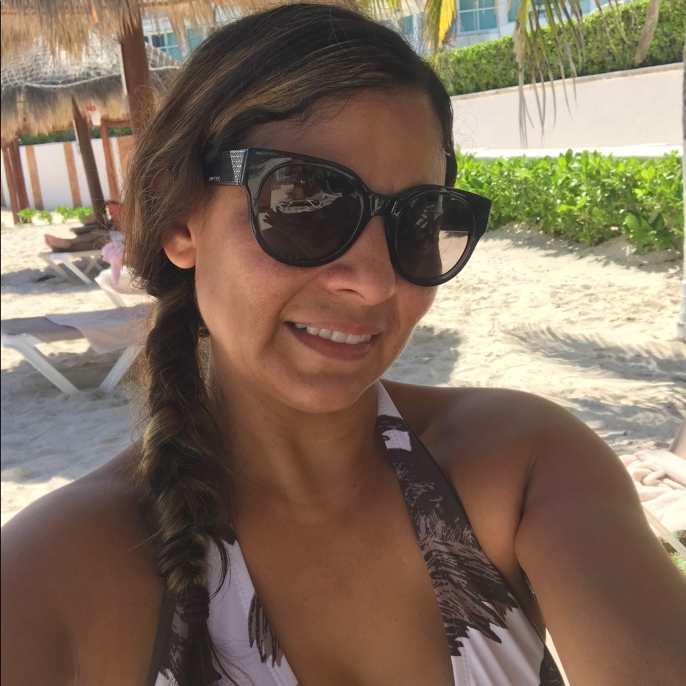 Meet your Posher, Mariely