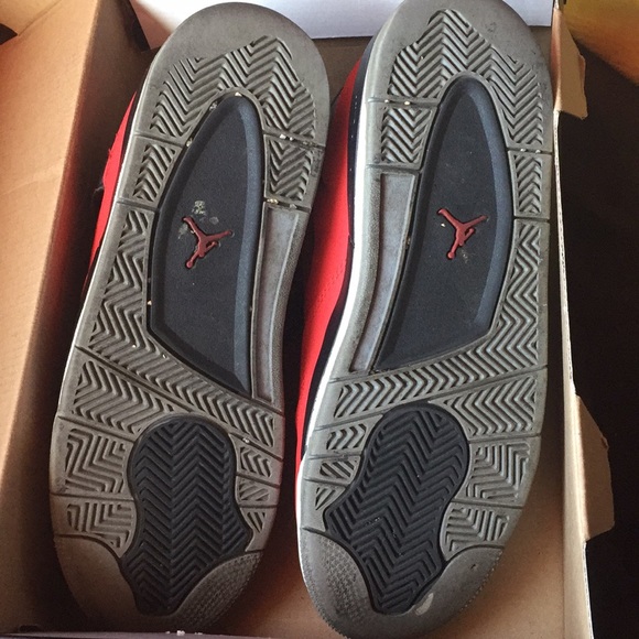 Jordan 4 Toro Bravos - Picture 3 of 4