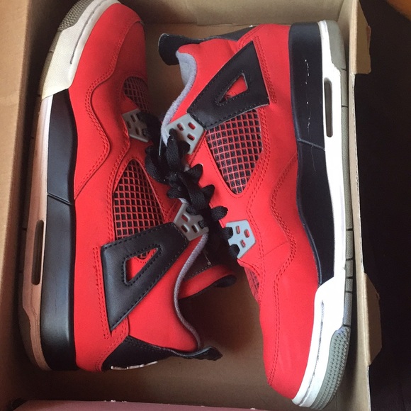 Jordan 4 Toro Bravos - Picture 4 of 4