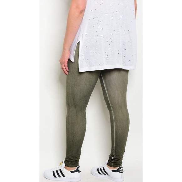 🎉HP🎉Plus Mineral Wash Olive Leggings - Picture 3 of 4