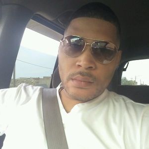 Meet your Posher, Larry