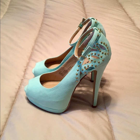 JustFab Women's Peep Toe Platform Pumps - Picture 2 of 6
