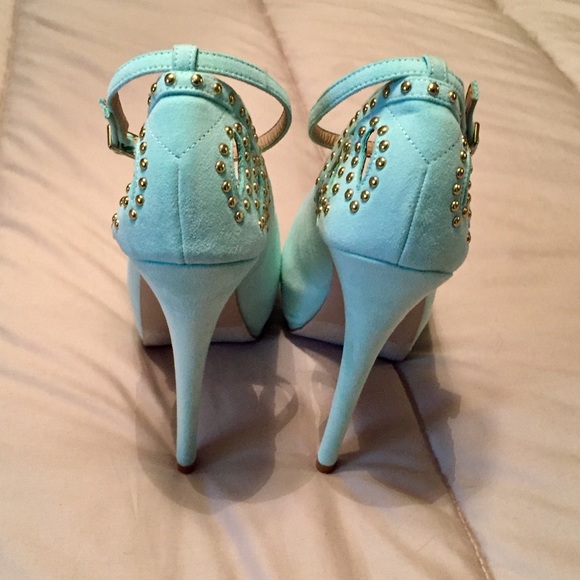 JustFab Women's Peep Toe Platform Pumps - Picture 4 of 6