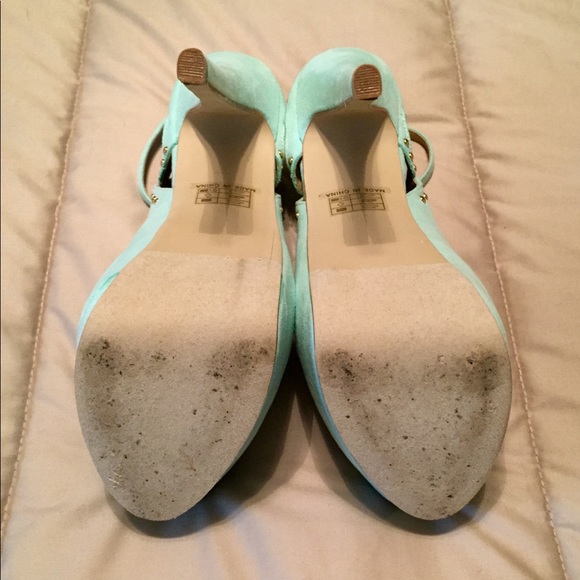 JustFab Women's Peep Toe Platform Pumps - Picture 6 of 6